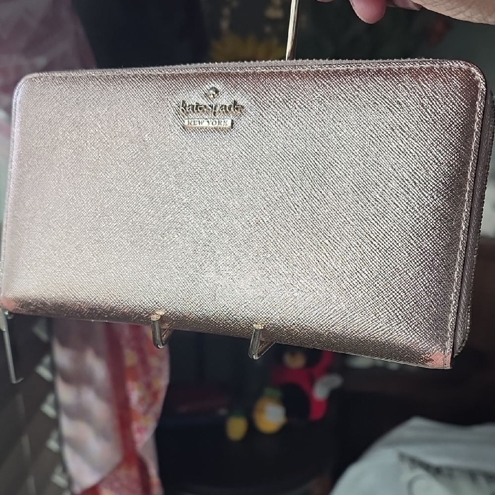 ✨Kate Spade Metallic Gold Zip Around Wallet ✨